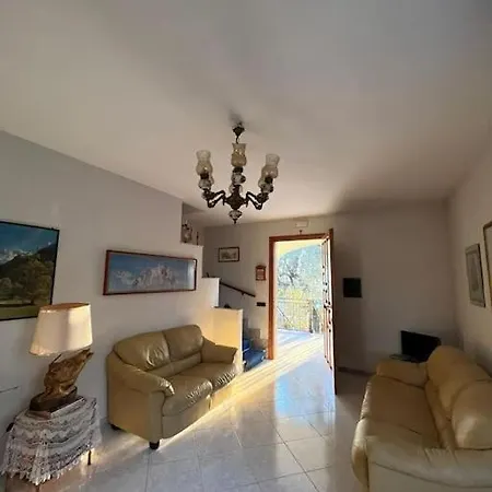 Con Piscina Ad Villa *