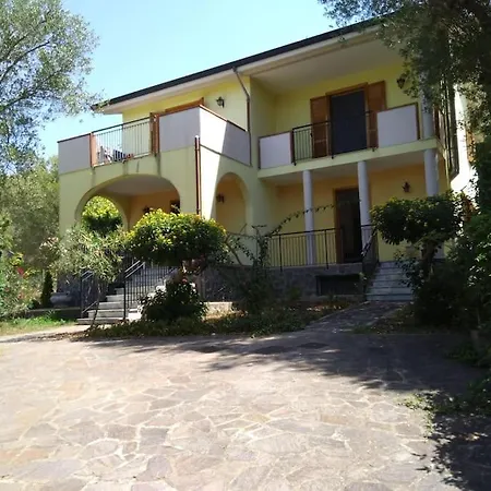 Con Piscina Ad Villa *